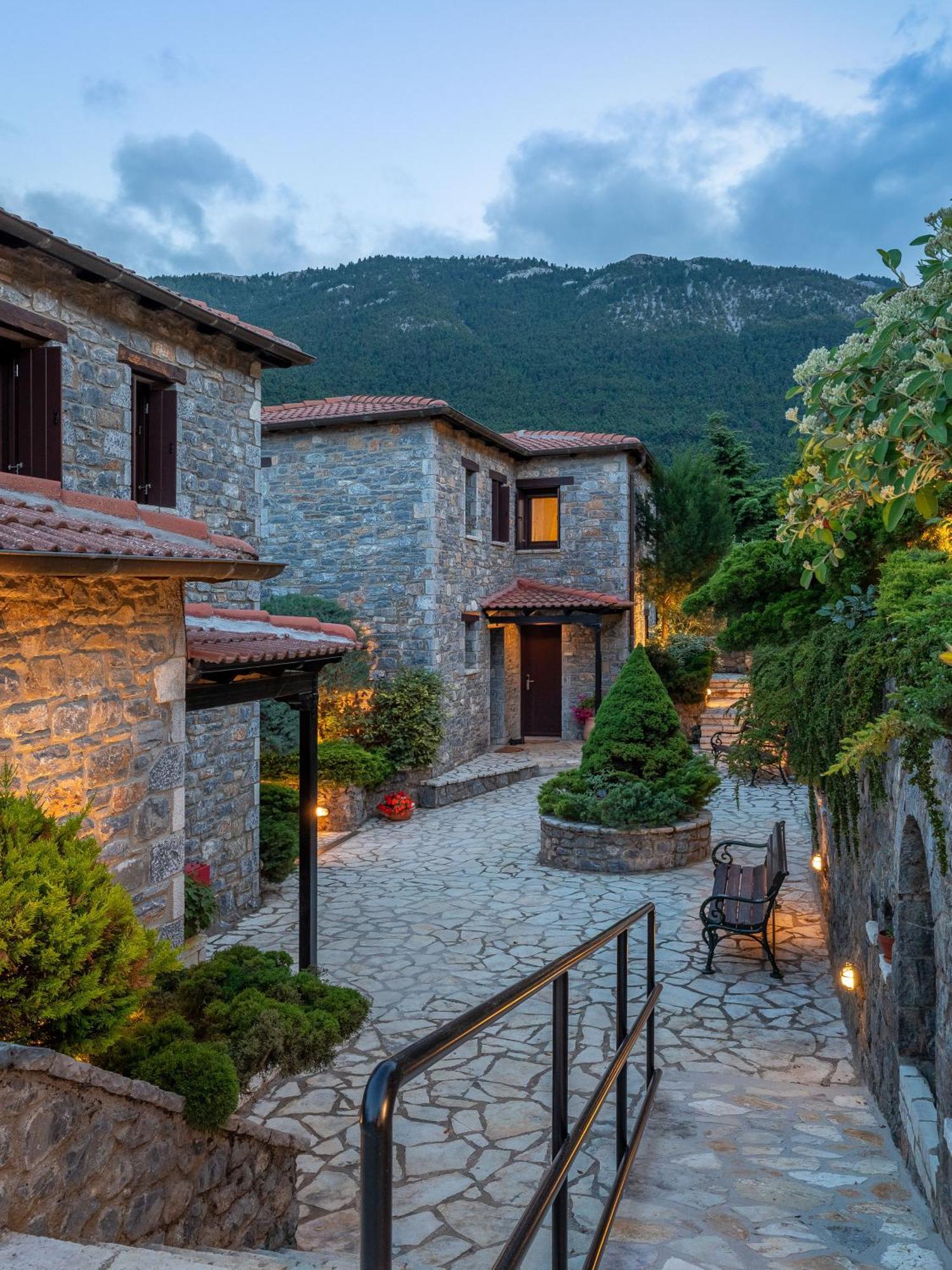 Ostra Menalon Luxury Suites Kardaras Экстерьер фото